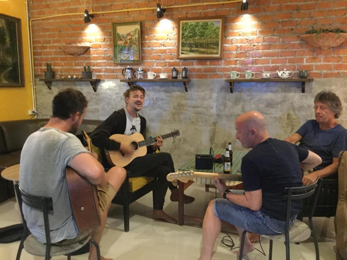 Wake Up @Lanta Hotel : Cafe Ко-Ланта Екстер'єр фото